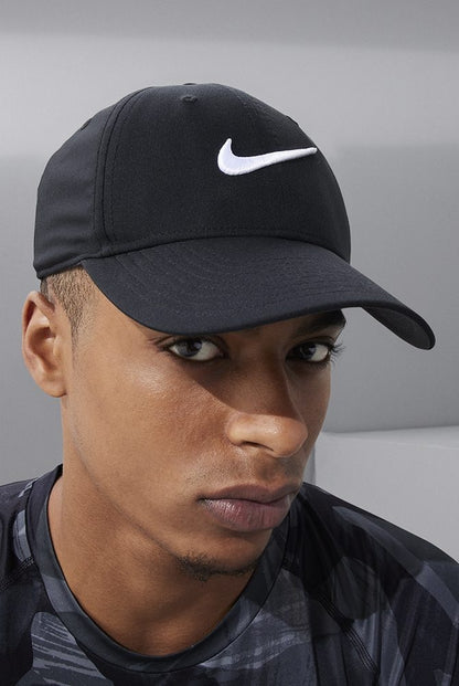 SET GORRA Y 1X PAR DE MEDIAS - COMPLEMENTA TUS OUTFITS